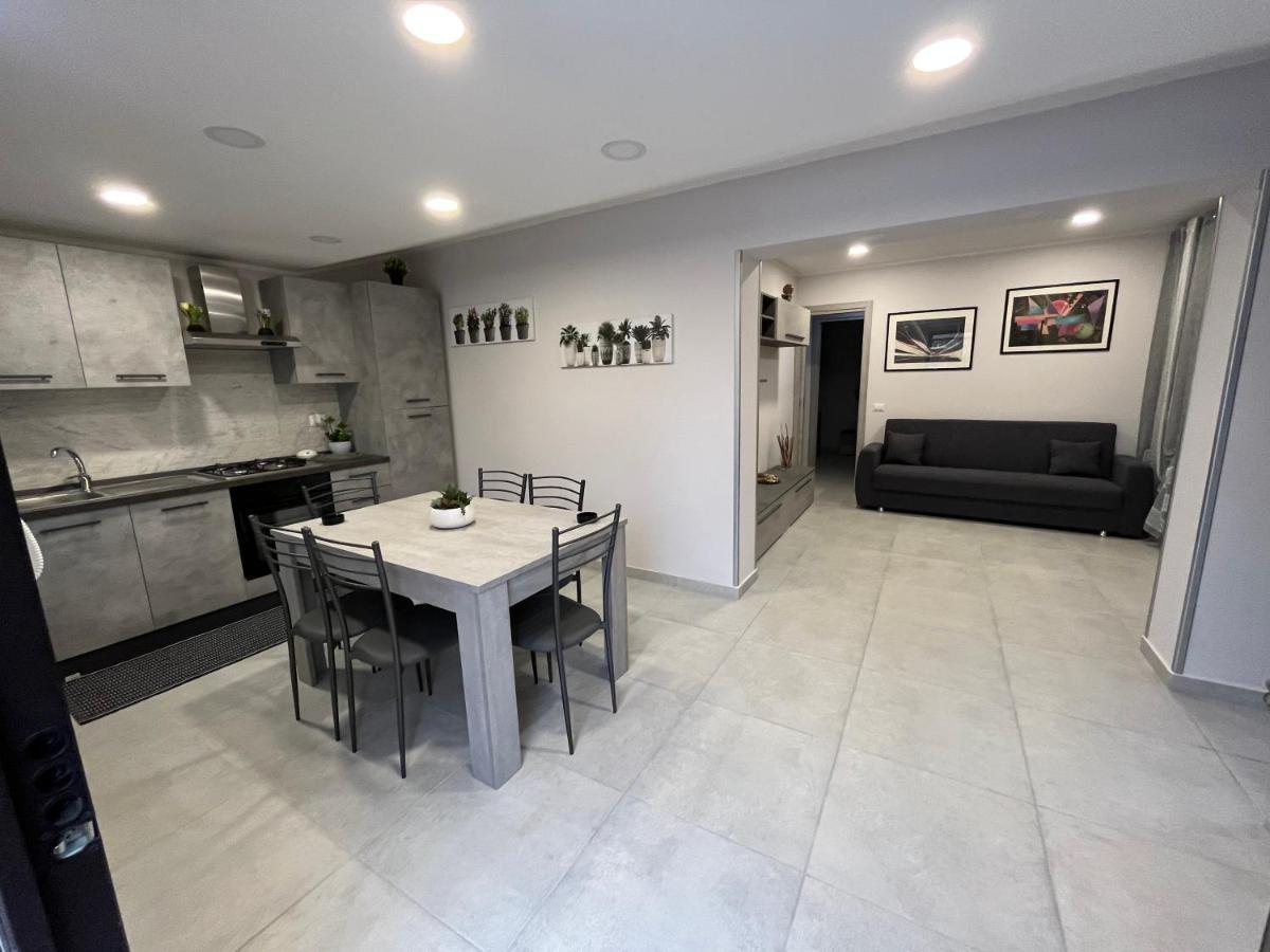 Baciati Dal Sole Apartment Катания Екстериор снимка